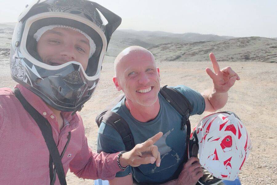 在 Desert Agafay 乘坐越野车
