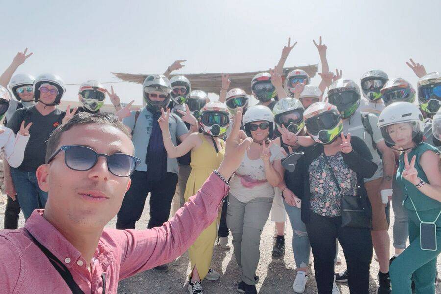 在 Desert Agafay 乘坐越野车