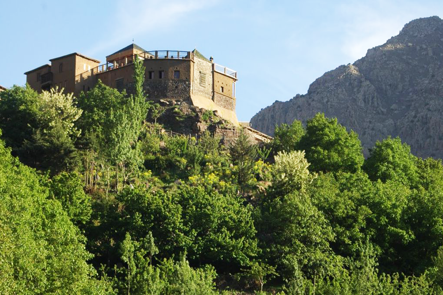 在Kasbah Toubkal享用美味的午餐游览Asni和Imlil
